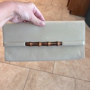Gucci- Vintage white calfskin leather & bamboo Gucci  clutch. Perfect size!